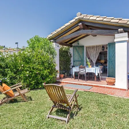 Casa Gio: Beachside Oasisgarden - Porto Frailis * Tortolì
