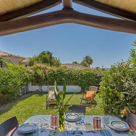 Prázdninový dům Casa Gio: Beachside Oasisgarden - Porto Frailis Tortolì