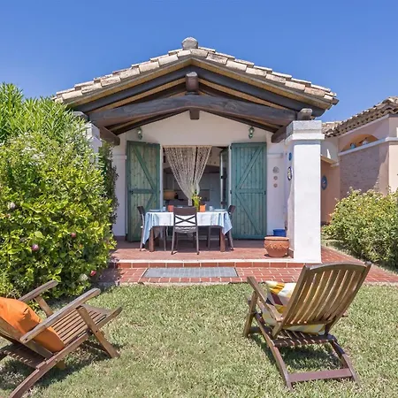 Casa Gio: Beachside Oasisgarden - Porto Frailis Tortolì